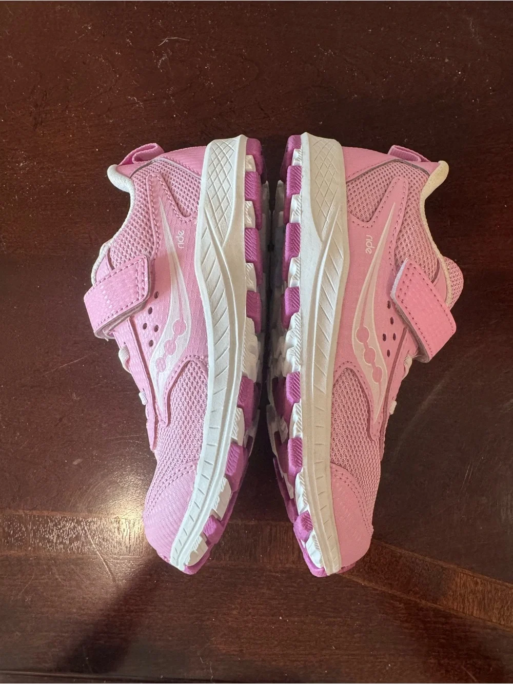 Saucony Ride 10 Jr. Pink Girl’s Sneakers Size 11 NWOB